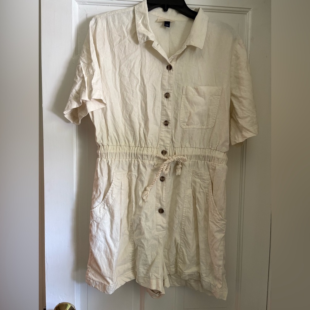 Universal Thread Off-White Collared Top - image 1